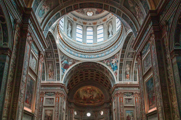 Fototapeta na wymiar The co-cathedral basilica of Sant'Andrea, the largest church in Mantua
