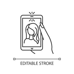 Selfie pixel perfect linear icon. Thin line customizable illustration. Self portrait photo contour symbol. Modern fashion, trendy activity. Vector isolated outline drawing. Editable stroke