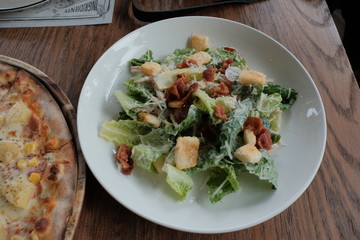 salad with chicken and vegetables