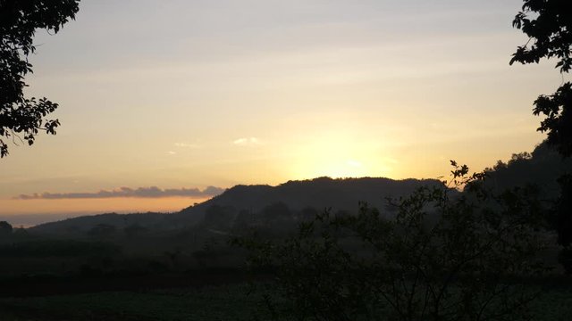 Sun rise in Vi&ntilde;ales Valey fast forward