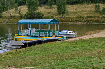 Naklejka premium fishing, landscape, floating, island, vegetation, animals, vlasina, mountain, lake, anchored, shore, land, peat pieces, fresh, forest, artificial, view, summer, water, tree, birch, wood, glade, bush,