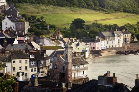 Beautiful shot of the Kingsand Cawsand buildings near the sea in Cornwall, UK