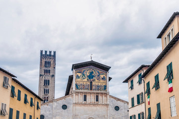 Fototapeta na wymiar Basilica of San Frediano in Lucca, Italy.