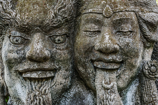 Steinstatuen im Sacred monkey forest, Ubud auf Bali