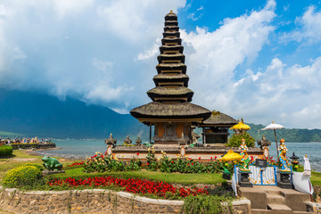 Pura Ulun Danu Bratan Hindutempel auf Bali, Indonesien