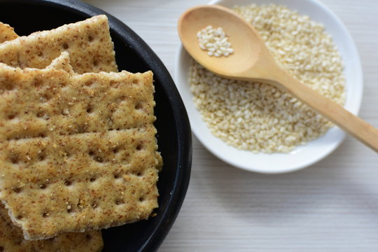 Healthy whole grain cereal sesame biscuits (Sesamum indicum)