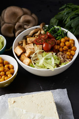 quinoa and vegetables blanced bowl