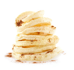 Dry apple chips with cinnamon powder