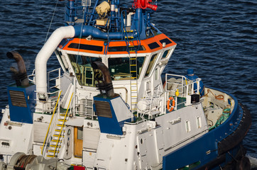 TUGBOAT - Auxiliary ship on a cruise at sea © Wojciech Wrzesień