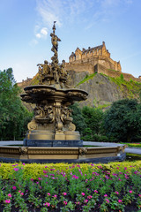 Fototapeta na wymiar Afternoon sunny view of the Ross Fountain and Ediburgh Castle