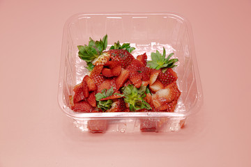 Spoiled strawberries. In the box for cleaning rot. GMO club
