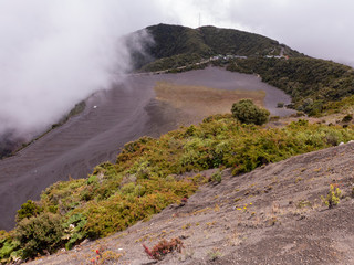 Der Vulkan Irazú in Costa Rica ist 3432 m hoch und somit die höchste Erhebung des Gebirges Cordillera Central