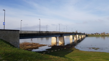 Vue du Pont de Sully-sur-Loire à St Père-sur-Loire