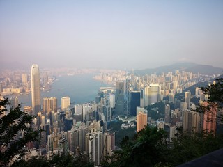 Fototapeta na wymiar Skyline Hongkong bei Tag 