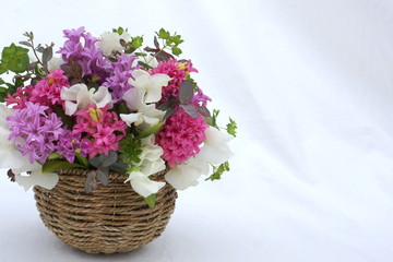 春のフラワーアレンジメント