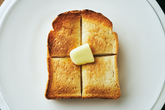 焼きたてのバタートースト・パン