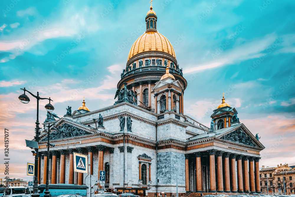 Wall mural Saint Isaac's Cathedral- greatest architectural creation. Saint Petersburg. Russia.