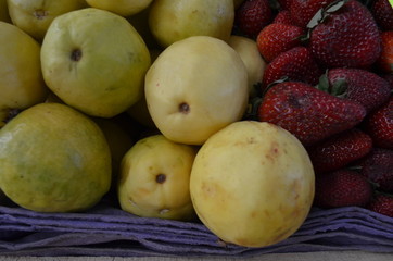 Guayabas y fresas