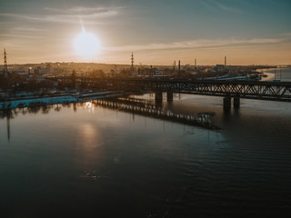 Fototapeta na wymiar вид с дрона на город в закат, drone view of the city at sunset