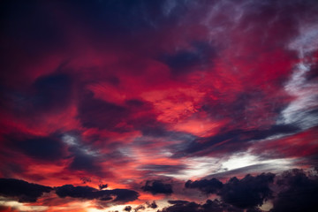 Fototapeta premium dramatic and colorful sunset sky