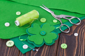 Felt clover leaf, decor for St. Patrick's Day. Needlework, DIY crafts