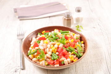 white bean salad with green bean, corn and tomato