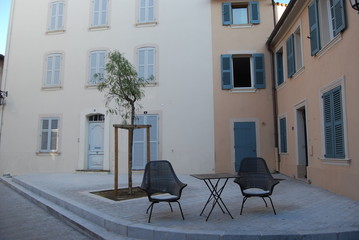 Fototapeta na wymiar Place dans Saint Tropez