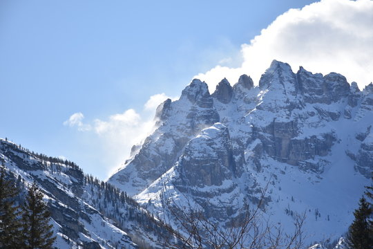 Minte Cristallo, Tofana, Tofana di Mezzo, Fanesgruppe, Dolomiten, Sextener Dolomiten, Hohe Gaisl, S&uuml;dtirol, Venetien, Winter, Sturm, Wind, Verwehung, Schnee, Schneeverwehung, Dolomitenstra&szlig;e, H&ouml;hlenst