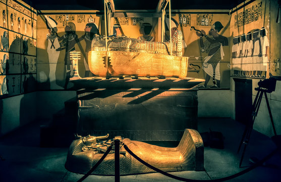 THe tomb and sarcophagus of King Tutankhamun