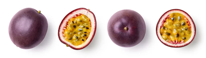 Selbstklebende Fototapeten Set of whole and half of fresh passion fruit © baibaz