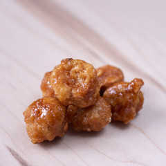 spanish candied macadamia nuts