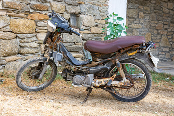 Obraz na płótnie Canvas old Rusty motorcycle