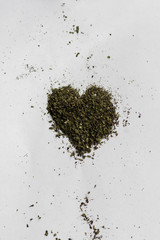  Heart shaped green tea leaves