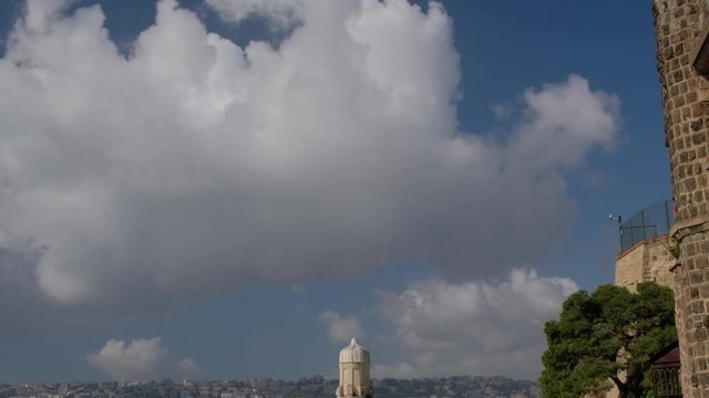 N&aacute;poles. Nubes sobre la ciudad. Campania, Italia, Europa.