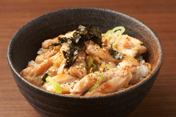 せせりのネギ塩丼