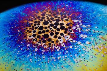 Juego de color en la superficie de burbuja 