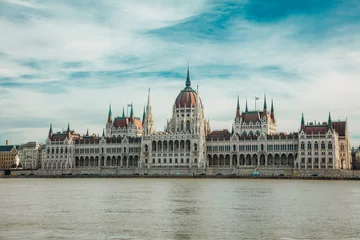 Foto op Plexiglas Budapest Parliament Building against the sky © booleen