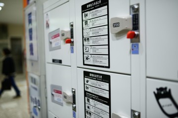 白いコインロッカー2