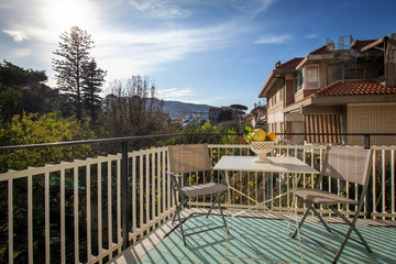 Tavola Apparecchiata sul terrazzo.