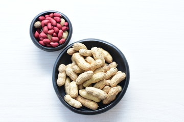 (Arachis hypogaea) cacaguate or dried whole peanut or shelled in containers