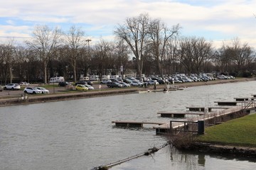 Le canal du Rhône au Rhin dans la ville de Dole - ville de Dole - département du Jura - France