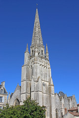 Fototapeta na wymiar Notre Dame Church, Fontenay-le-Comte, France
