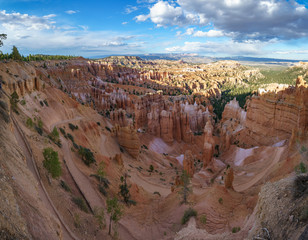 hiking the rim trail in bryce canyon national park, utah, usa