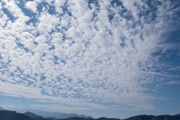 Obraz premium Beautiful sky with soft white clouds