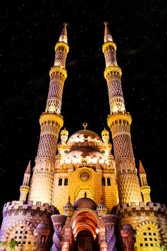 Night view of El Sahaba Mosque in Sharm El Sheikh