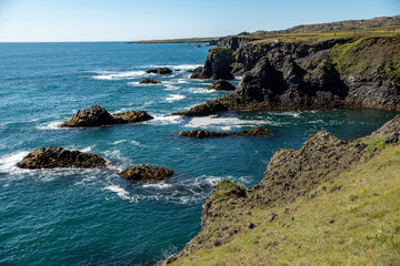 Fototapeta premium The cliffs between Arnarstapi and Hellnar in Snaefellsnes, west Iceland