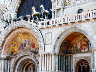Fototapeta premium An amazing combination of Renaissance creators of architecture, sculpture, painting and icon painting in one palace building.
