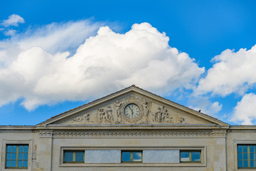 ニーム　裁判所の時計台