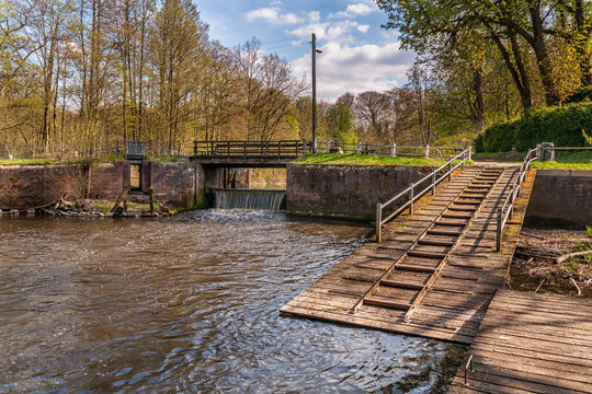Die Mellingburger Schleuse in Hamburg