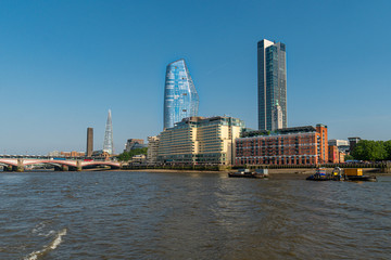 Fototapeta na wymiar Thames River View to the blackfriar skyline of Southwark, London, England, UK, GB